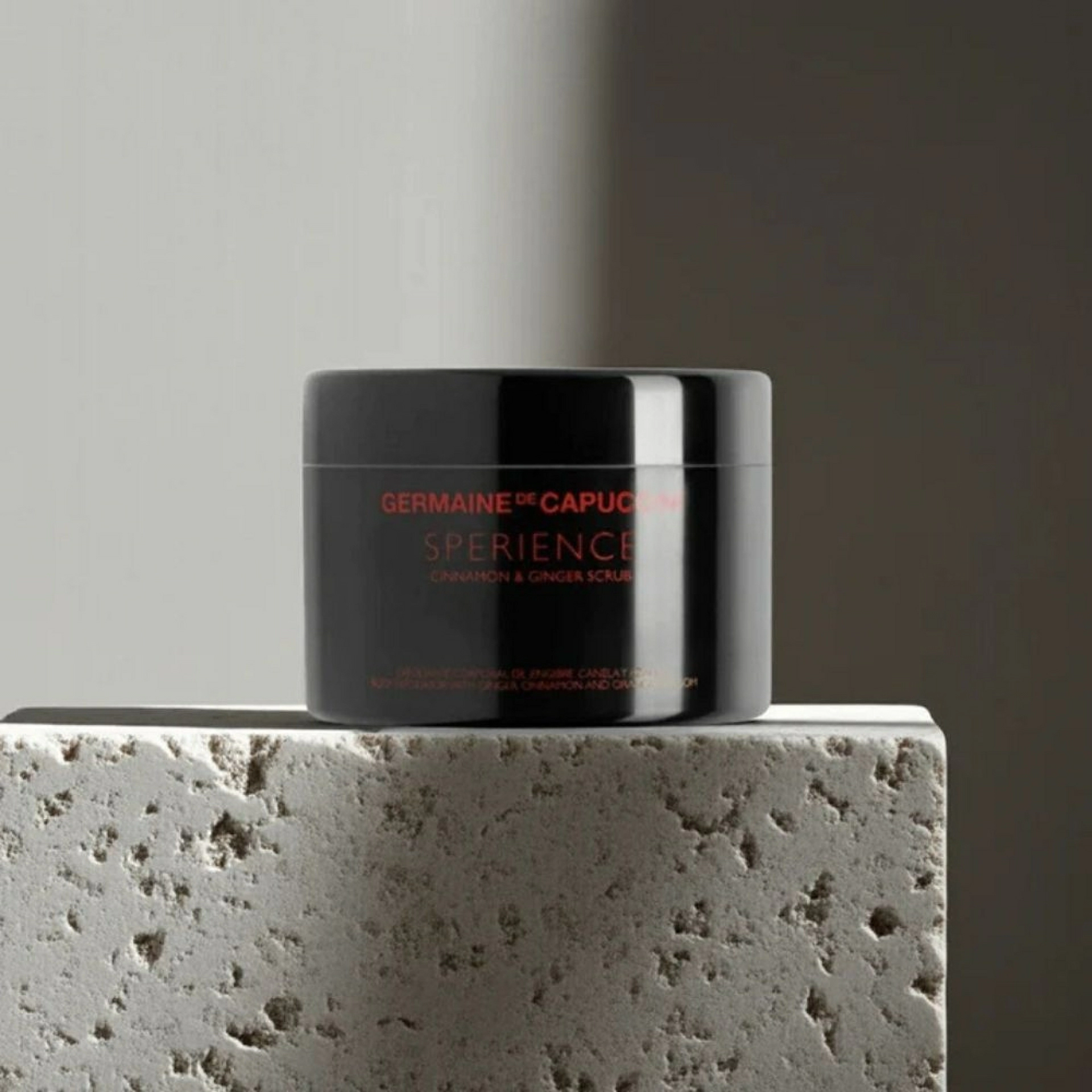 Cinnamon & Ginger Scrub | Exfoliante corporal 200 ml- Sperience - Germaine de Capuccini ®