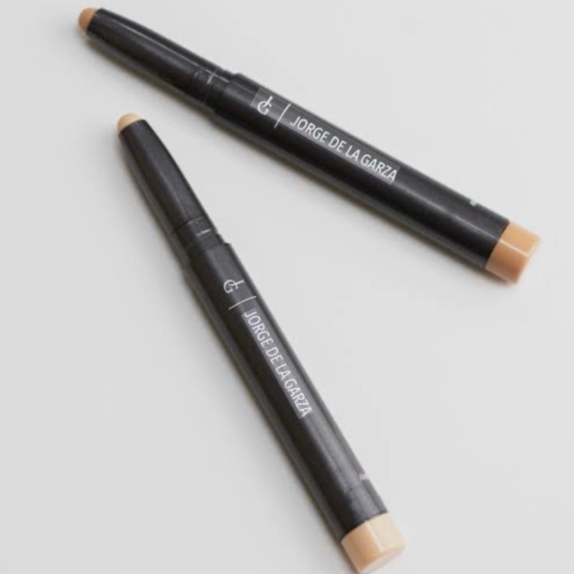 Concealer pen waterproof 03 medium beige | Corrector con pincel waterproof 2,5 gr - Jorge de la Garza ®