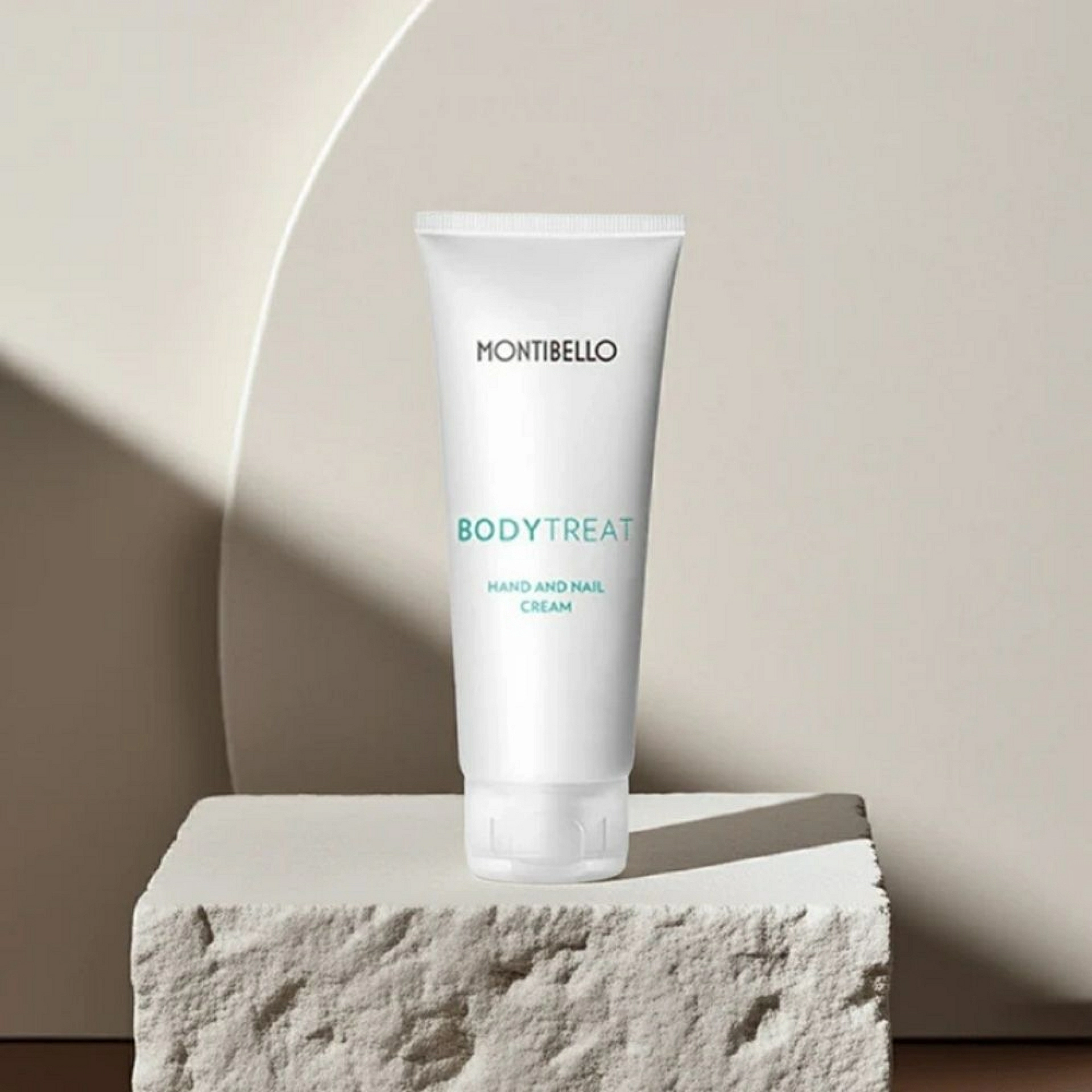 Hand & Nail Cream | Crema Reparadora de Manos y Uñas 100ml - Body Treat - Montibello ®