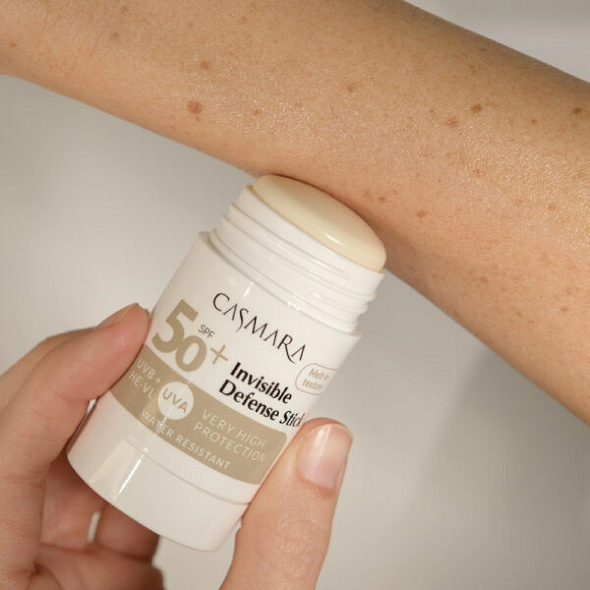 Invisible Defense Stick SPF50+ | Stick solar invisible 30g - Casmara ®