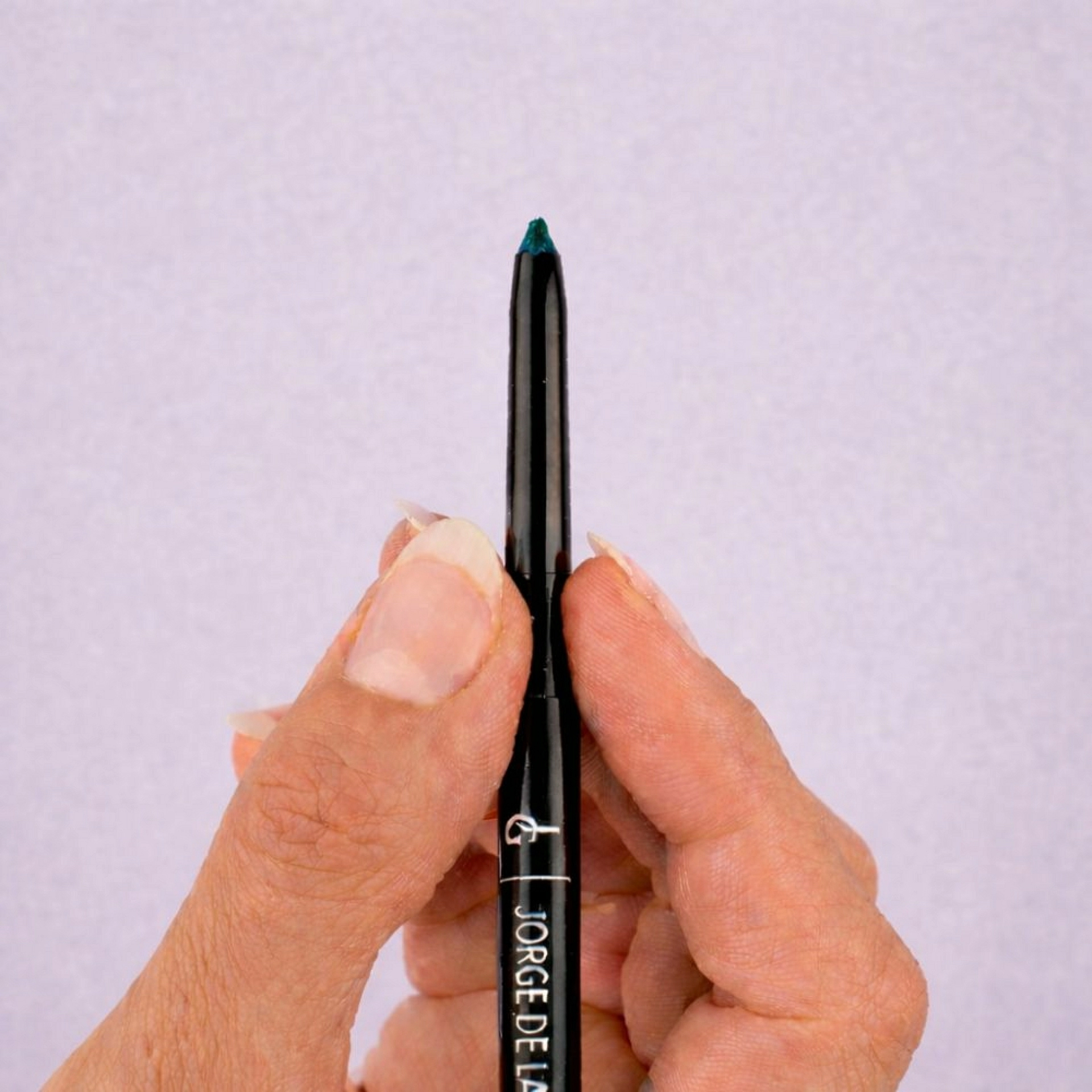 Kajal Liner Waterproof | Eye liner en formato retráctil 0,35 gr - Jorge de la Garza ®