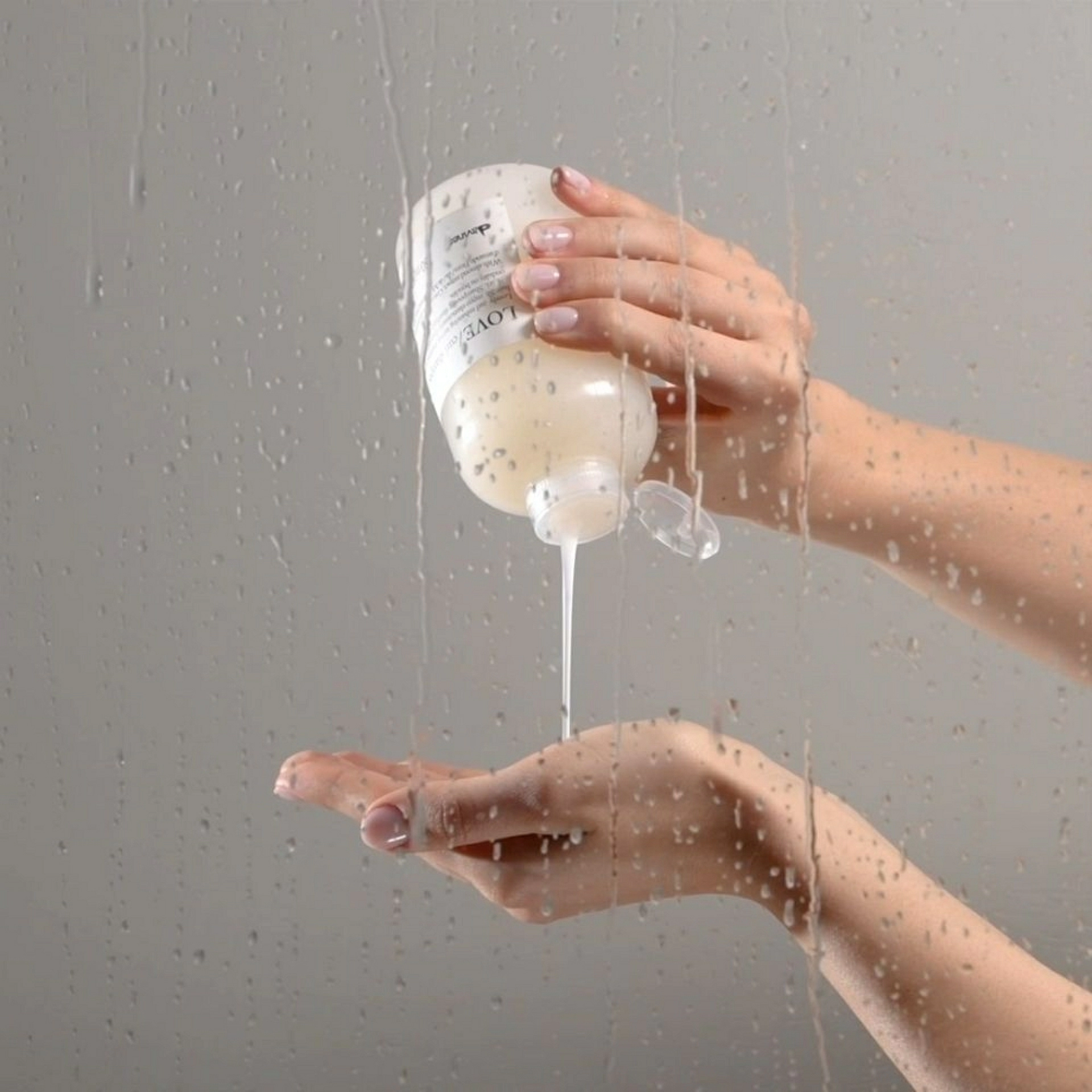 LOVE CURL / Primer | Leche hidratante para cabello 150ml - Essential Haircare - Davines ®