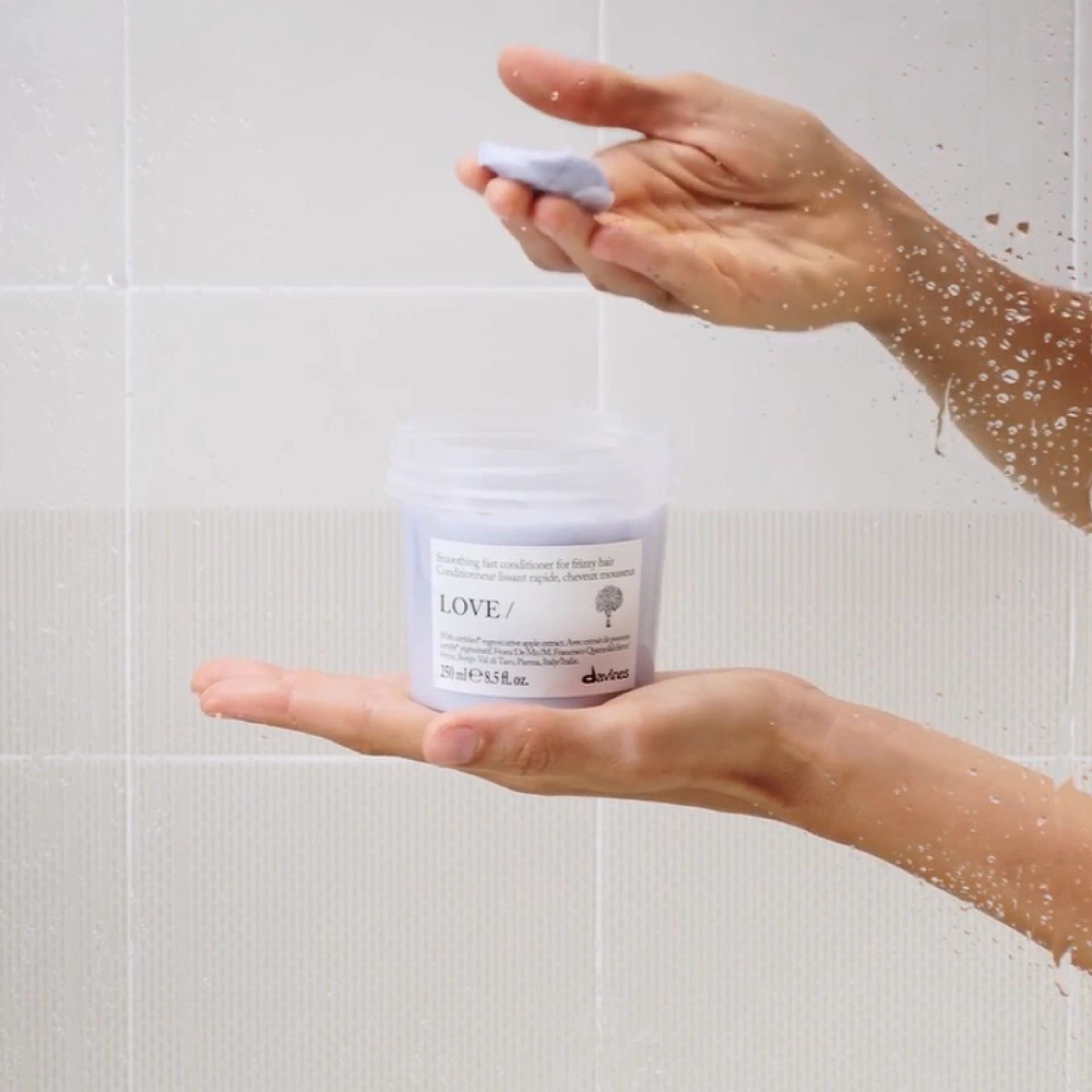 LOVE SMOOTHING / Conditioner | Acondicionador disciplinante - Essential Haircare - Davines ®