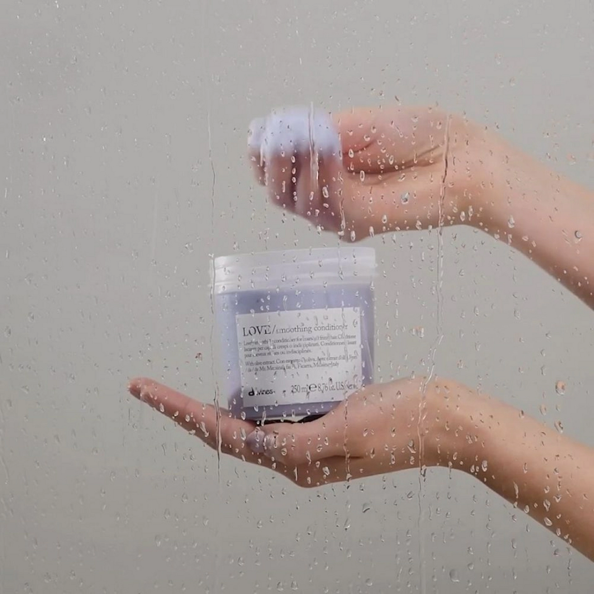 LOVE SMOOTHING / Conditioner | Acondicionador disciplinante - Essential Haircare - Davines ®