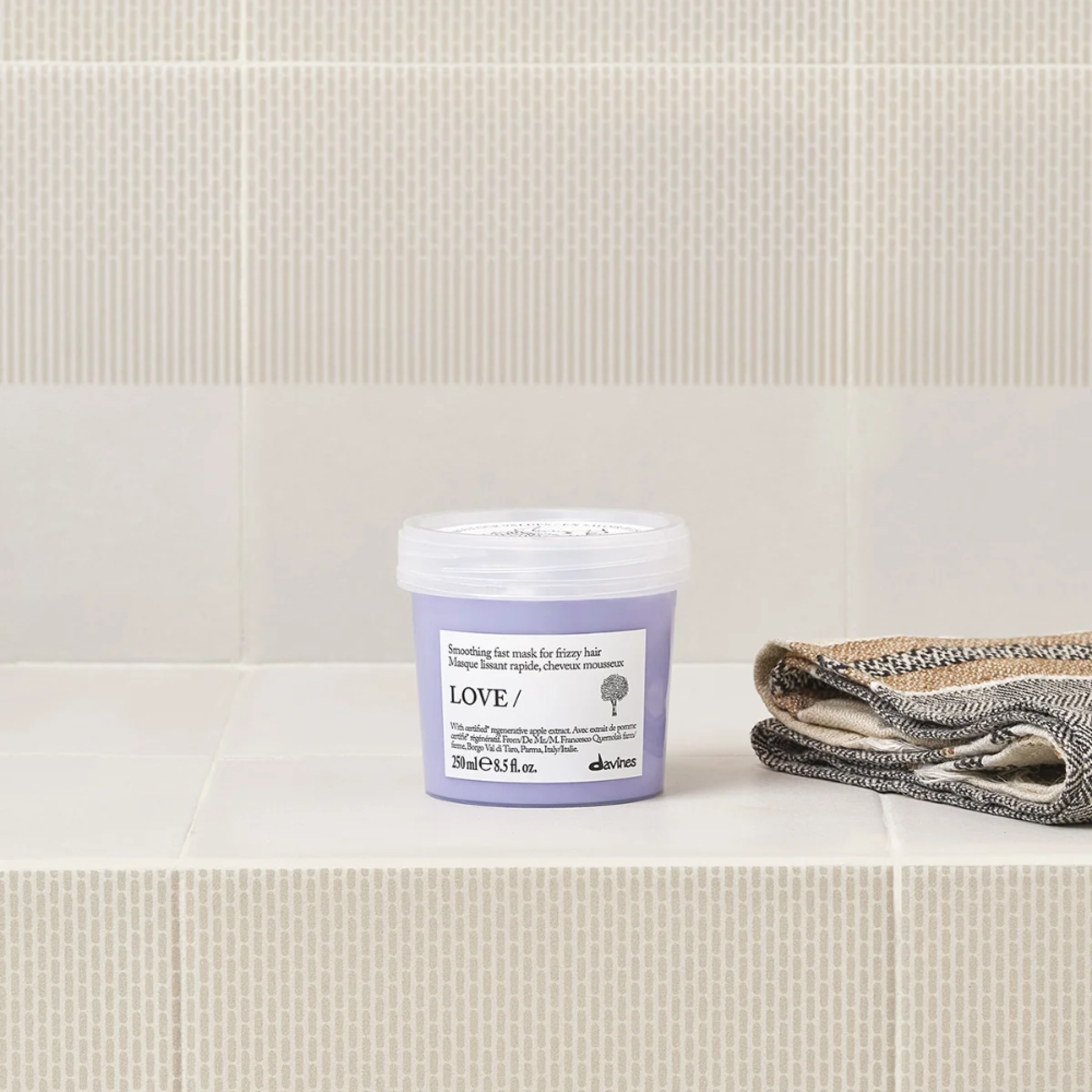 LOVE SMOOTHING / Instant Mask | Mascarilla disciplinante - Essential Haircare - Davines ®