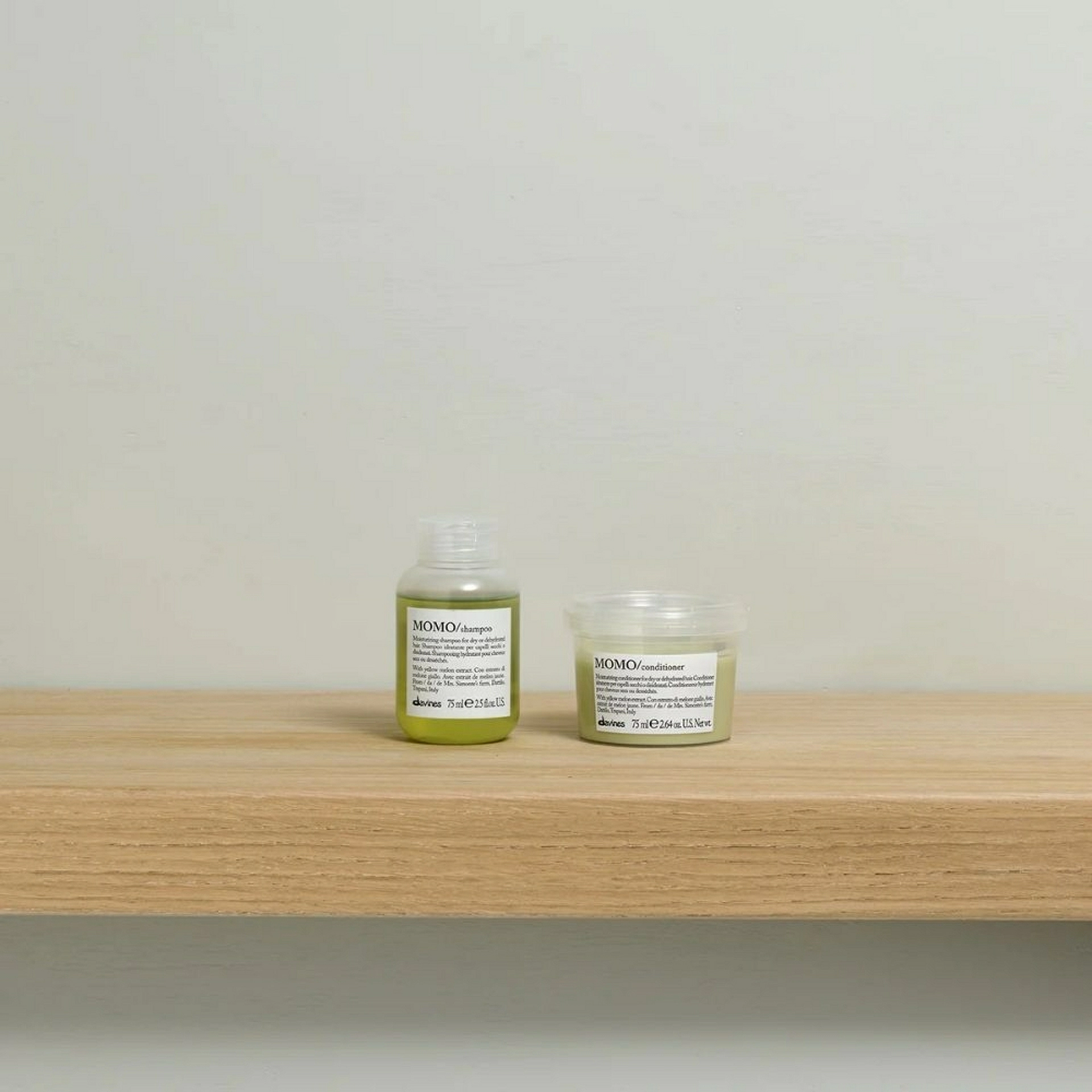 MOMO / Shampoo | Champú hidratante - Essential Haircare - Davines ®