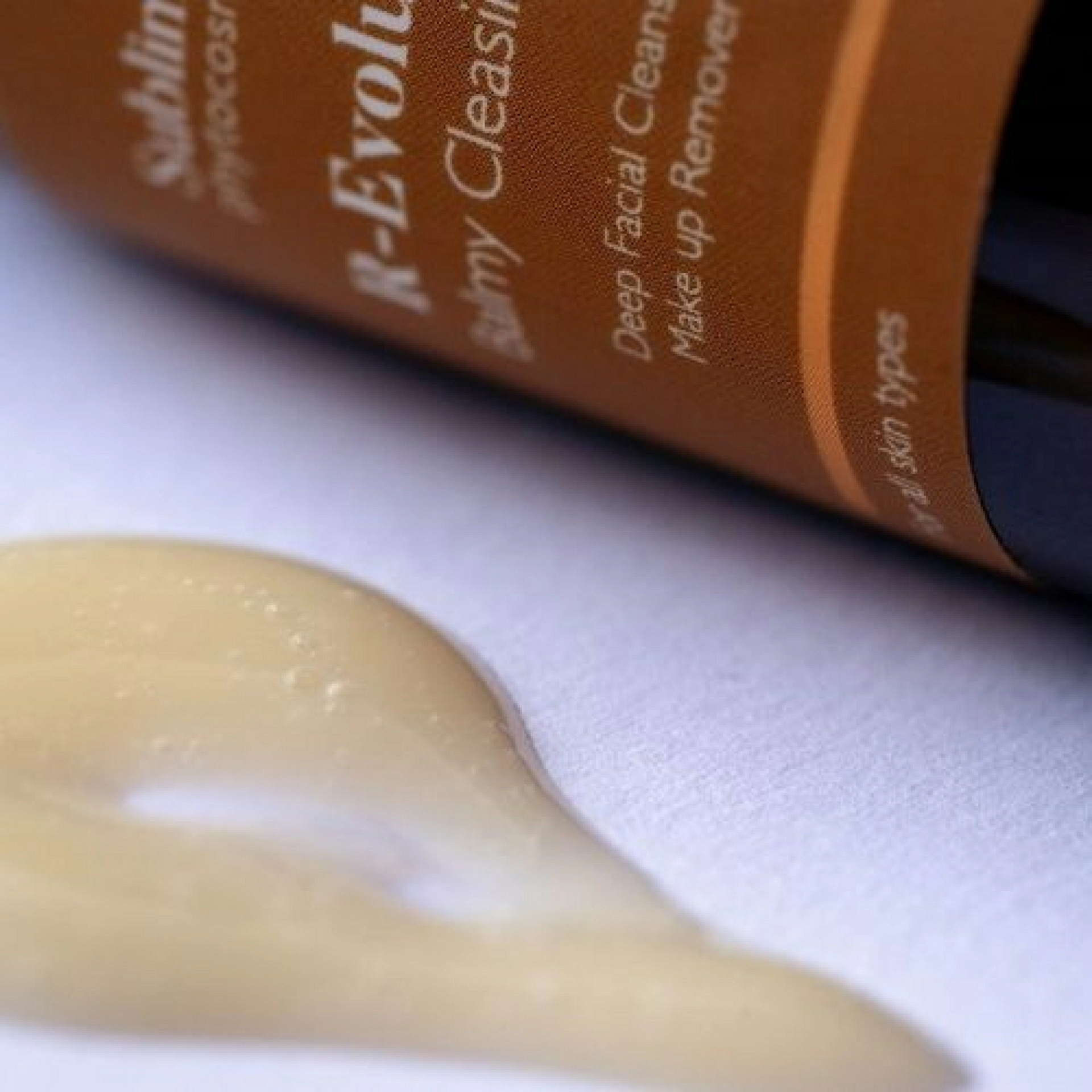 R-Evolution Bálsamo Limpiador Desmaquillante - Sublime Oils ®