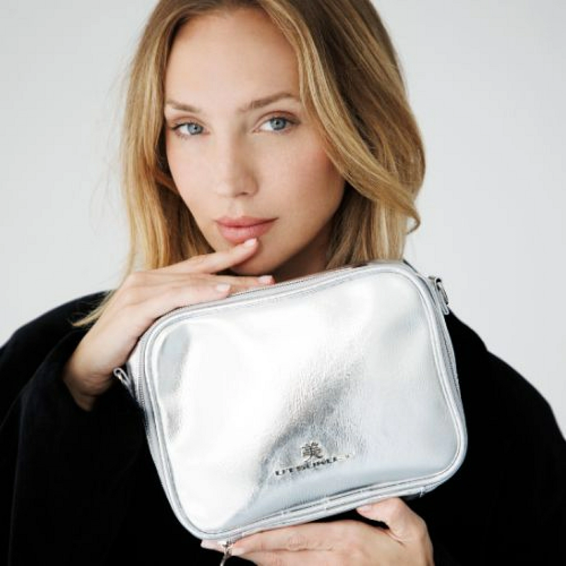 Set Navidad Serum PGA – Baku | Serum PGA 30 ml + Serum BAKU 30 ml + Velo de Ácido Hialurónico + Neceser – Utsukusy ®