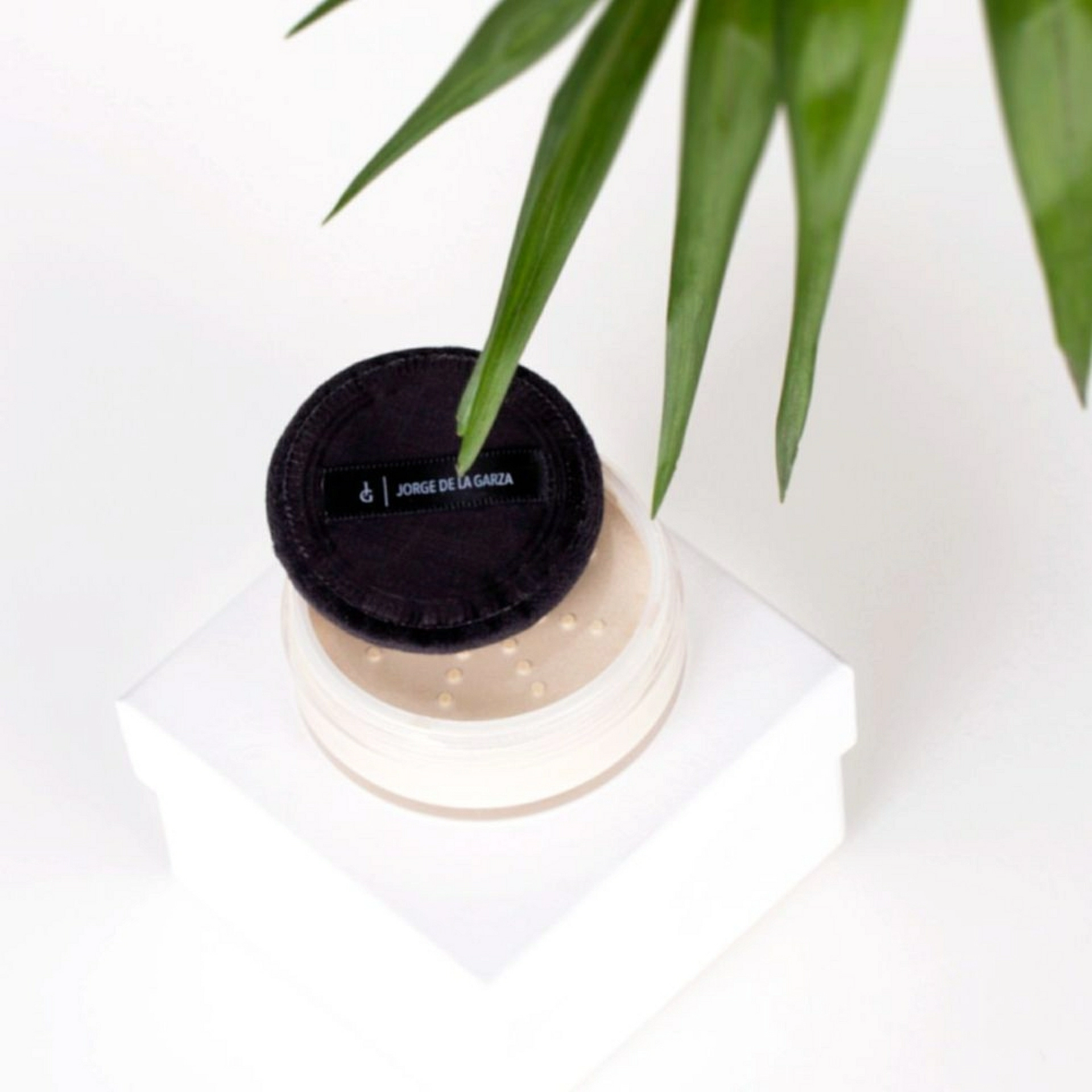 Translucent Face Powder | Polvo suelto translúcido 30gr - Jorge de la Garza ®