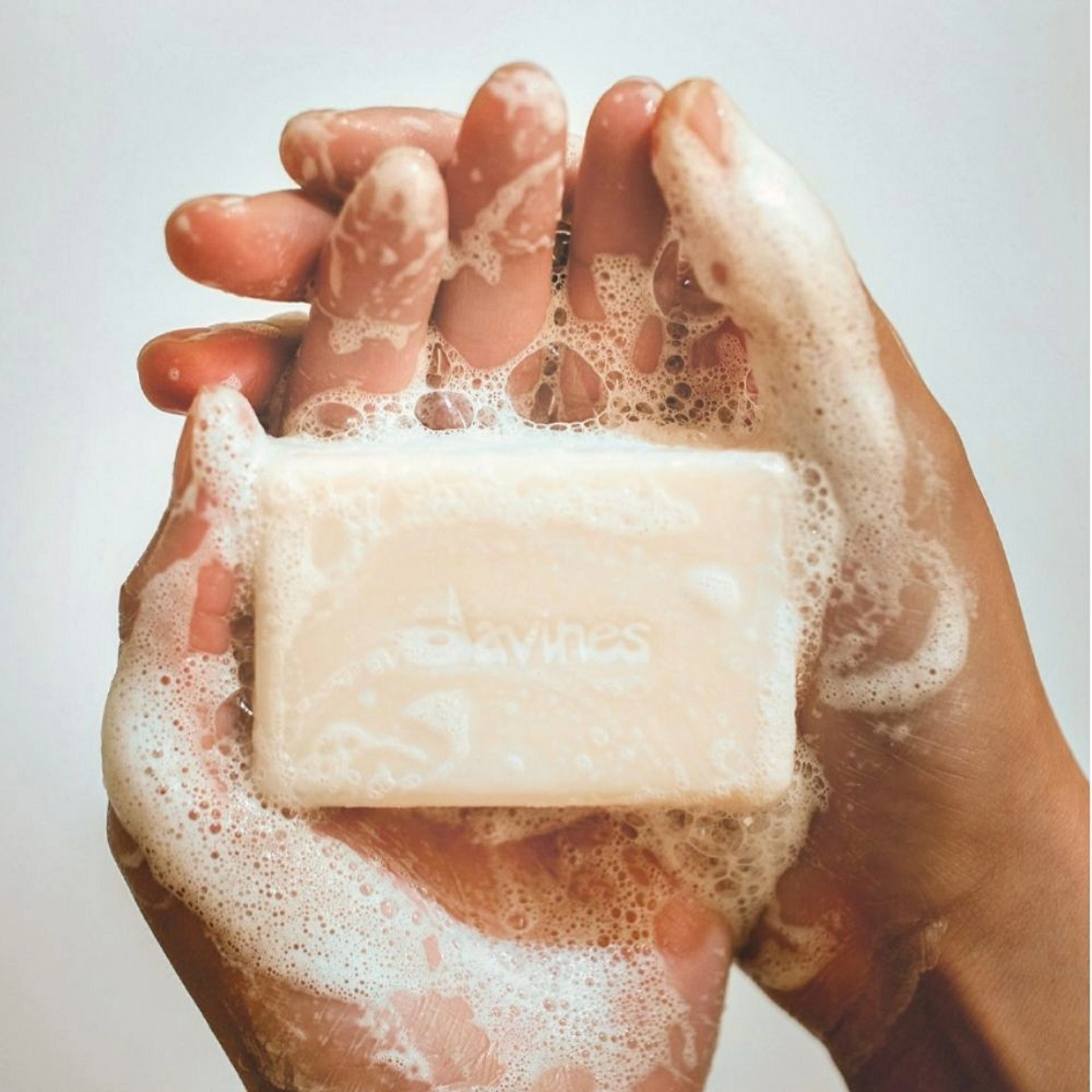 VOLU / Shampoo Bar | Champú sólido para cabello fino 100g - Essential Haircare - Davines ®