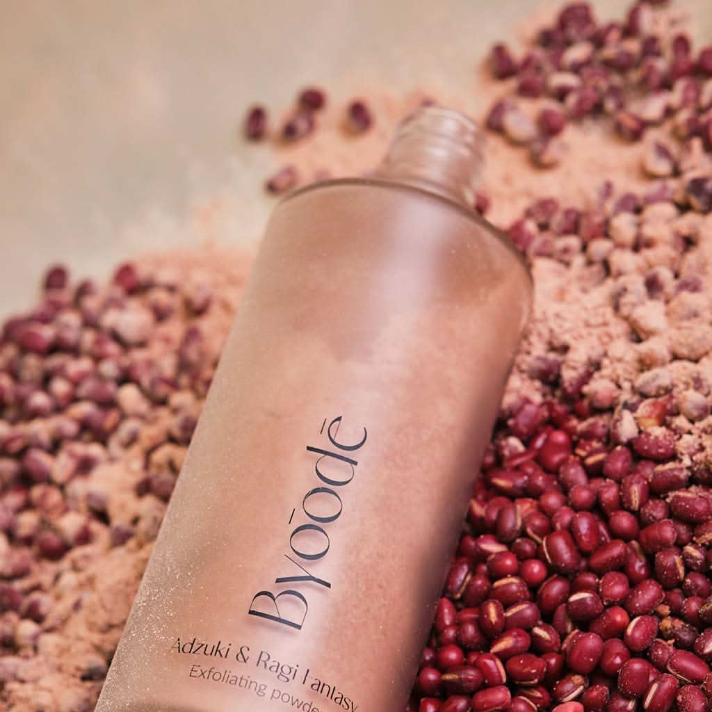 Exfoliante en polvo para rostro, cuerpo y cabello de Byoode